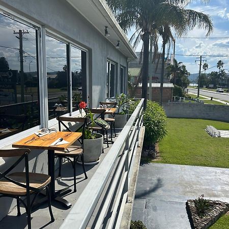 Quays Hotel Batemans Bay Bagian luar foto