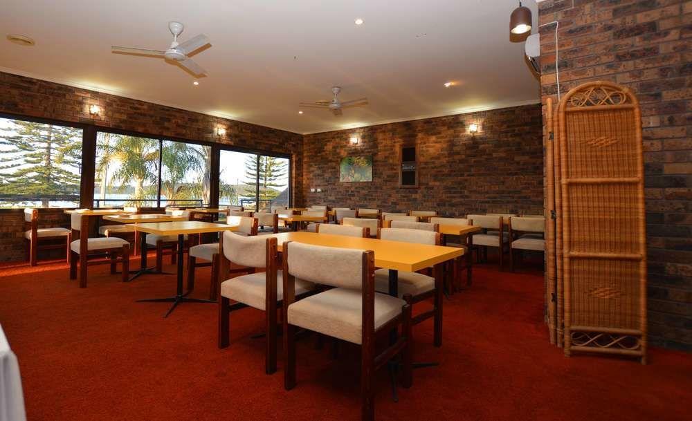 Quays Hotel Batemans Bay Bagian luar foto